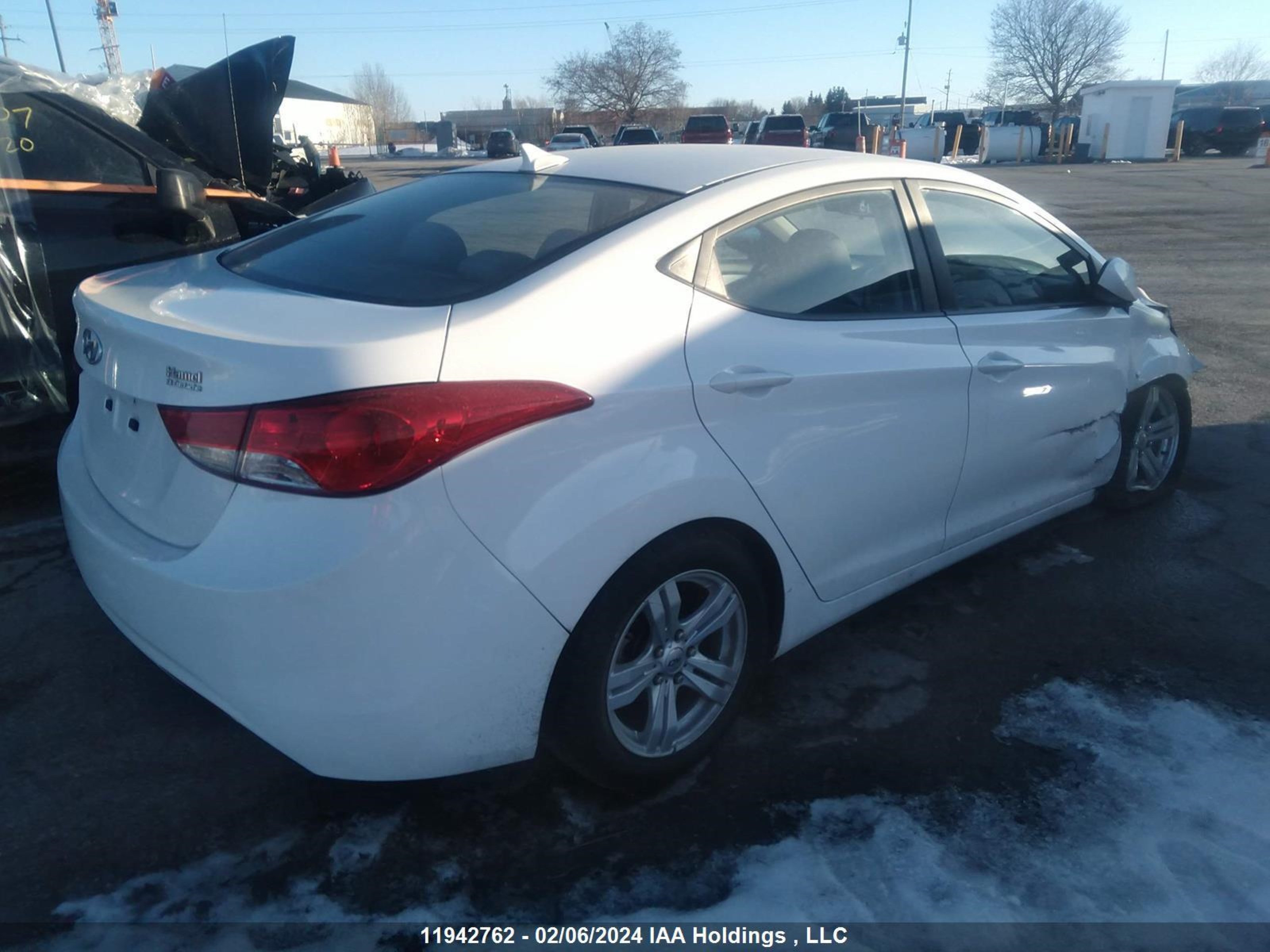 Photo 3 VIN: 5NPDH4AE2DH208983 - HYUNDAI ELANTRA 