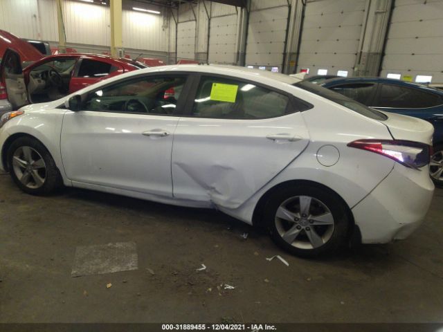 Photo 2 VIN: 5NPDH4AE2DH224939 - HYUNDAI ELANTRA 