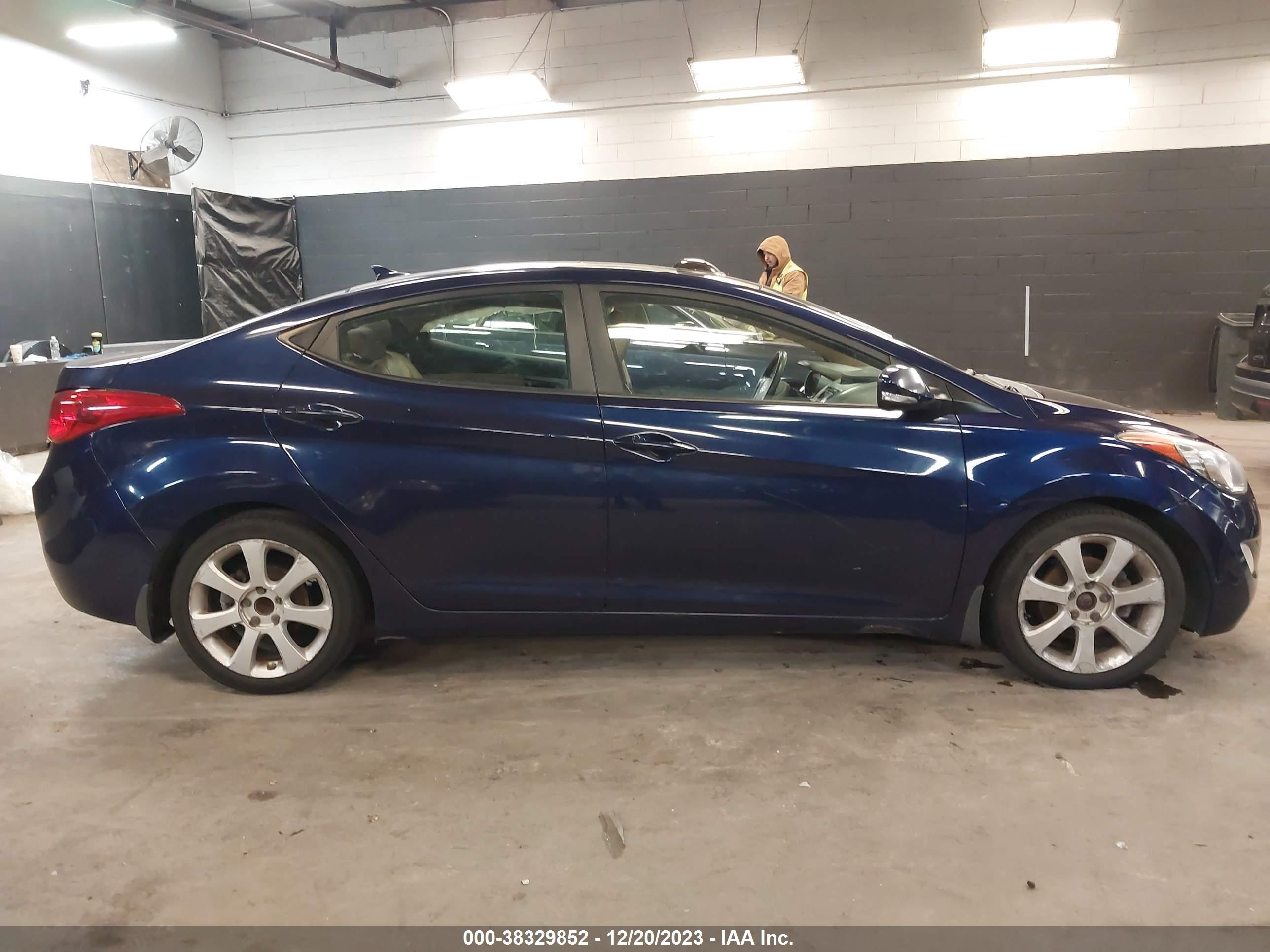 Photo 12 VIN: 5NPDH4AE2DH251106 - HYUNDAI ELANTRA 