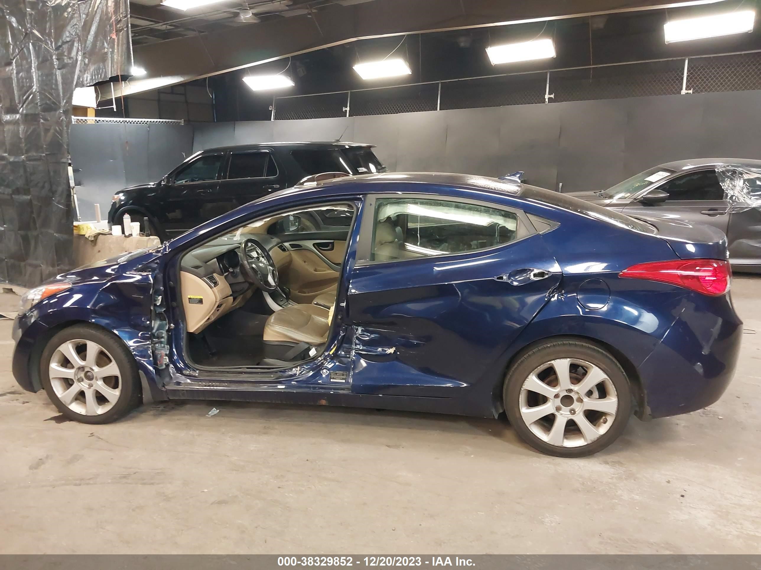 Photo 13 VIN: 5NPDH4AE2DH251106 - HYUNDAI ELANTRA 