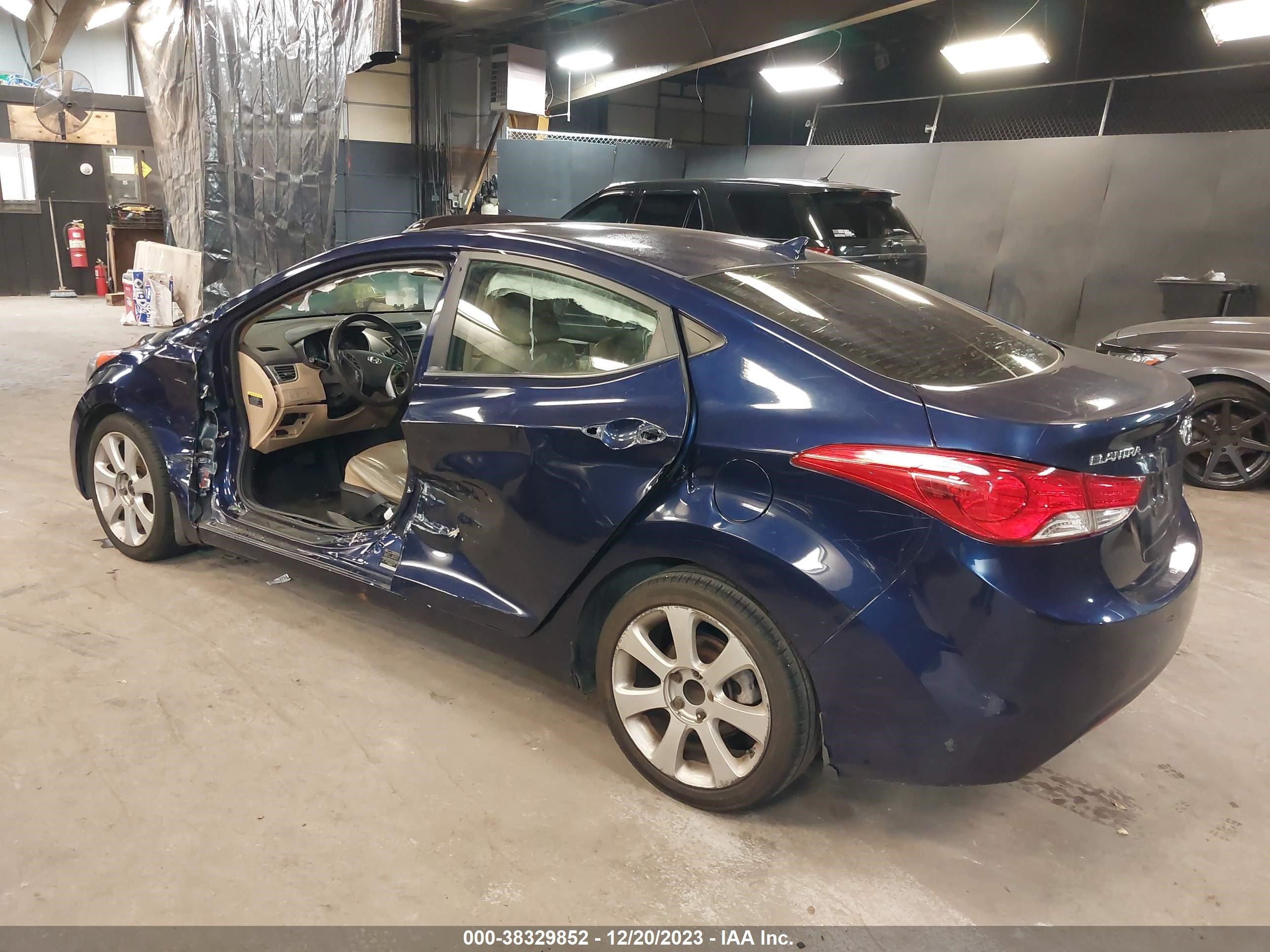 Photo 2 VIN: 5NPDH4AE2DH251106 - HYUNDAI ELANTRA 