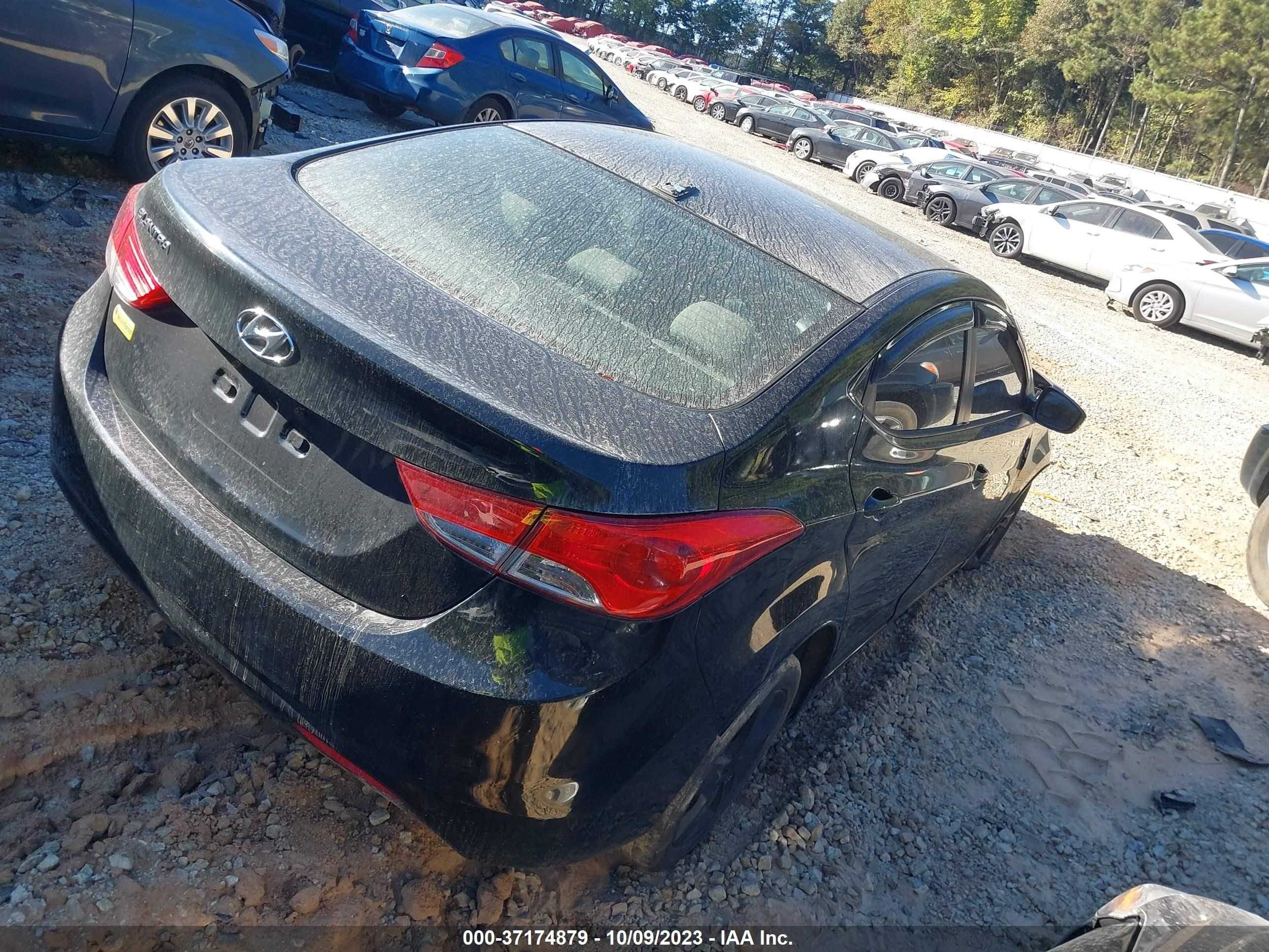 Photo 3 VIN: 5NPDH4AE2DH271629 - HYUNDAI ELANTRA 