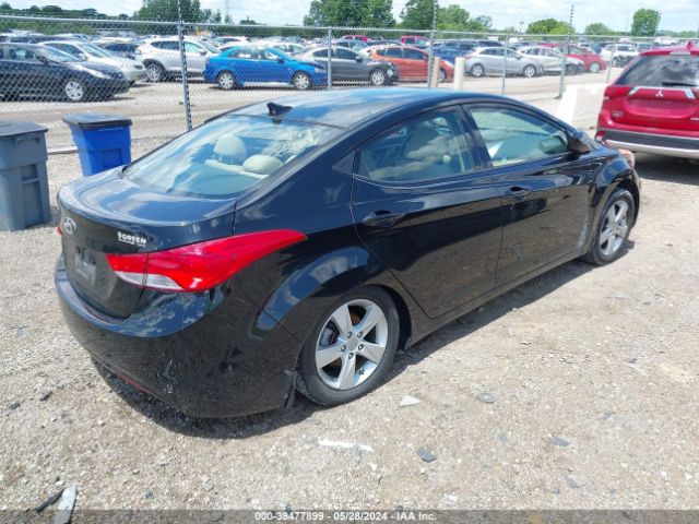 Photo 3 VIN: 5NPDH4AE2DH300028 - HYUNDAI ELANTRA 