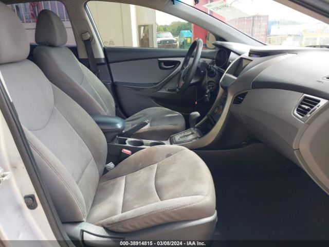 Photo 4 VIN: 5NPDH4AE2DH306945 - HYUNDAI ELANTRA 