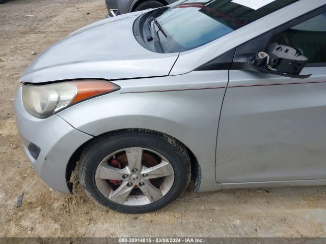 Photo 5 VIN: 5NPDH4AE2DH306945 - HYUNDAI ELANTRA 