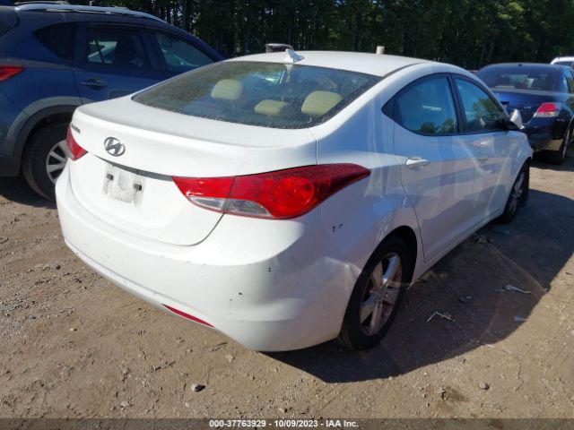 Photo 3 VIN: 5NPDH4AE2DH329335 - HYUNDAI ELANTRA 