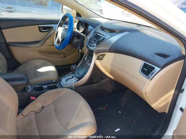 Photo 4 VIN: 5NPDH4AE2DH329335 - HYUNDAI ELANTRA 