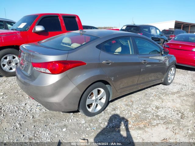 Photo 3 VIN: 5NPDH4AE2DH330453 - HYUNDAI ELANTRA 