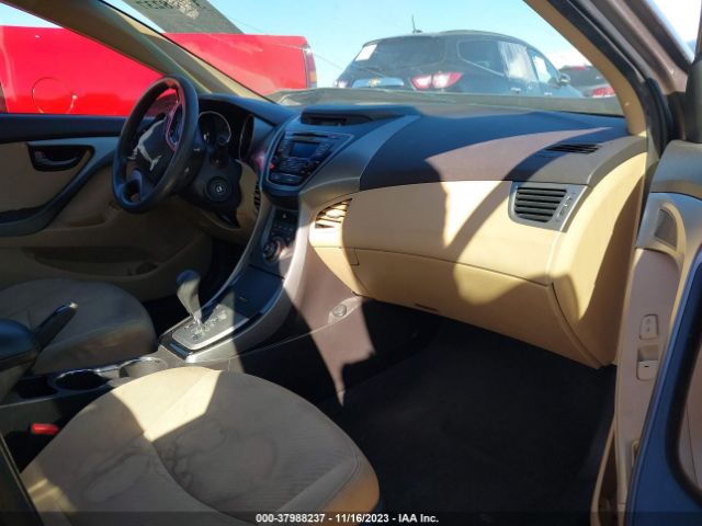 Photo 4 VIN: 5NPDH4AE2DH330453 - HYUNDAI ELANTRA 