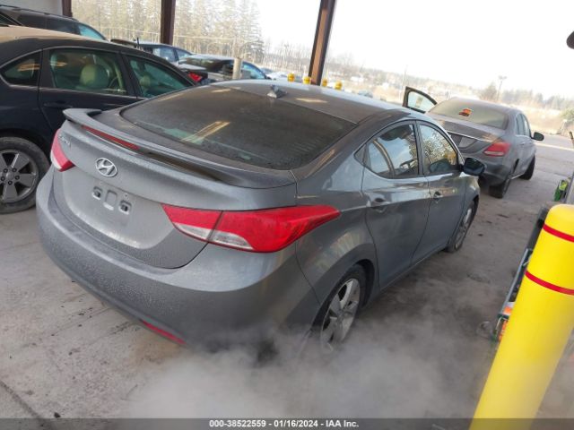 Photo 3 VIN: 5NPDH4AE2DH335197 - HYUNDAI ELANTRA 