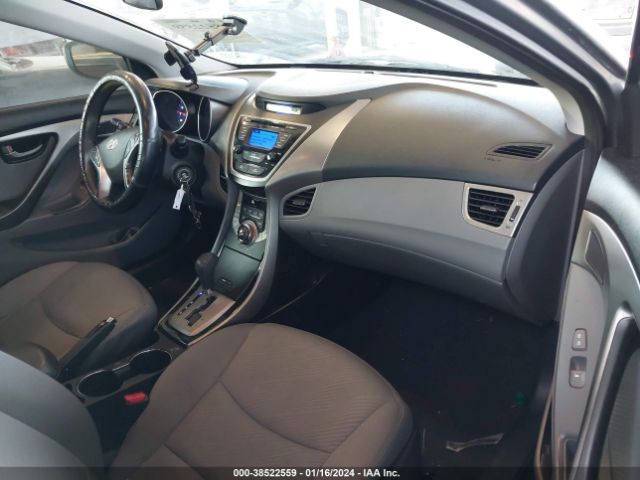 Photo 4 VIN: 5NPDH4AE2DH335197 - HYUNDAI ELANTRA 