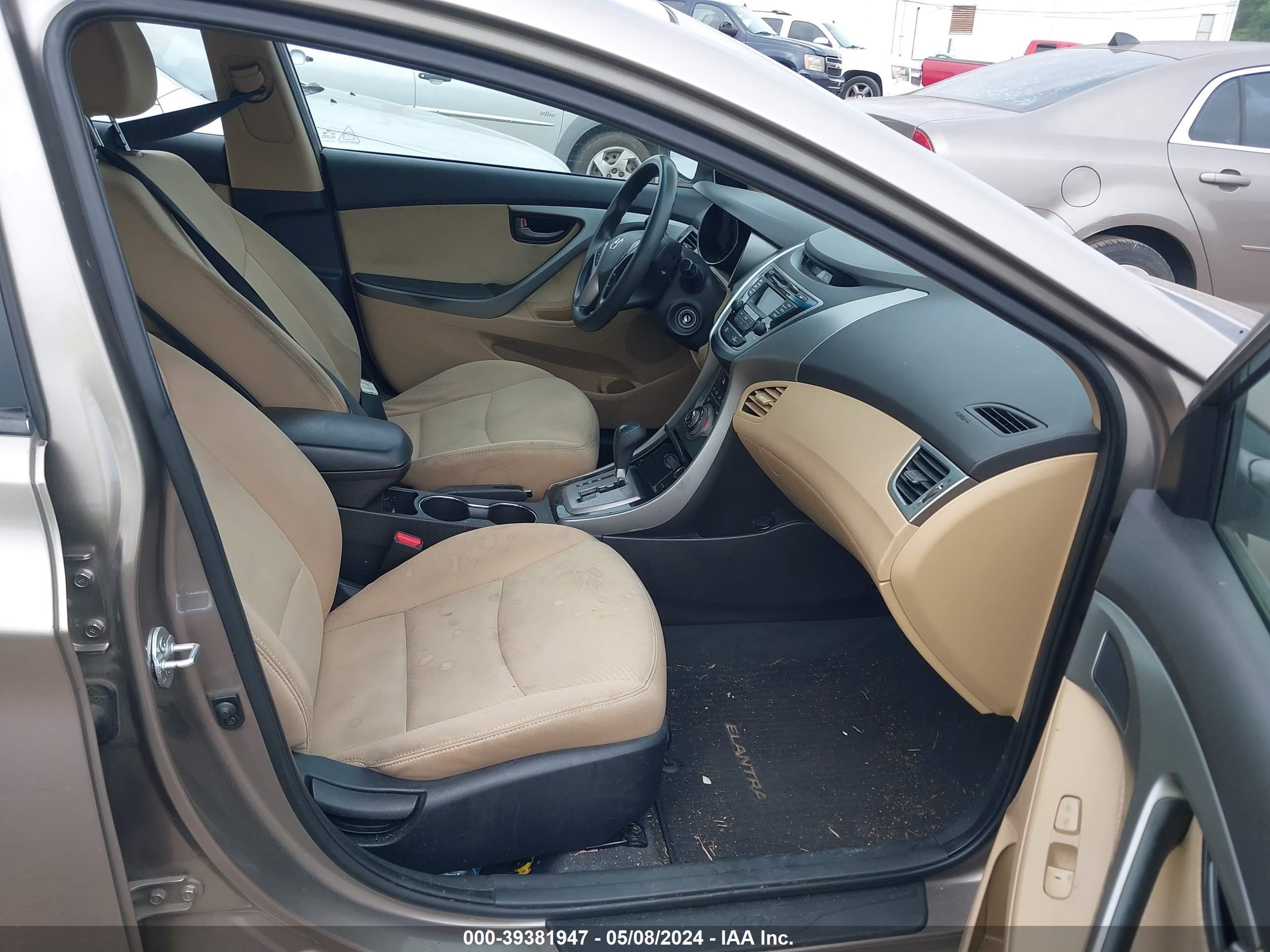 Photo 4 VIN: 5NPDH4AE2DH344062 - HYUNDAI ELANTRA 