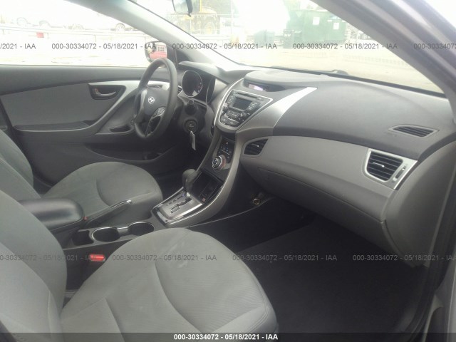 Photo 4 VIN: 5NPDH4AE2DH353148 - HYUNDAI ELANTRA 