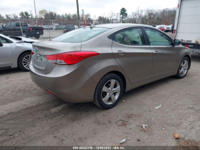 Photo 3 VIN: 5NPDH4AE2DH356325 - HYUNDAI ELANTRA 