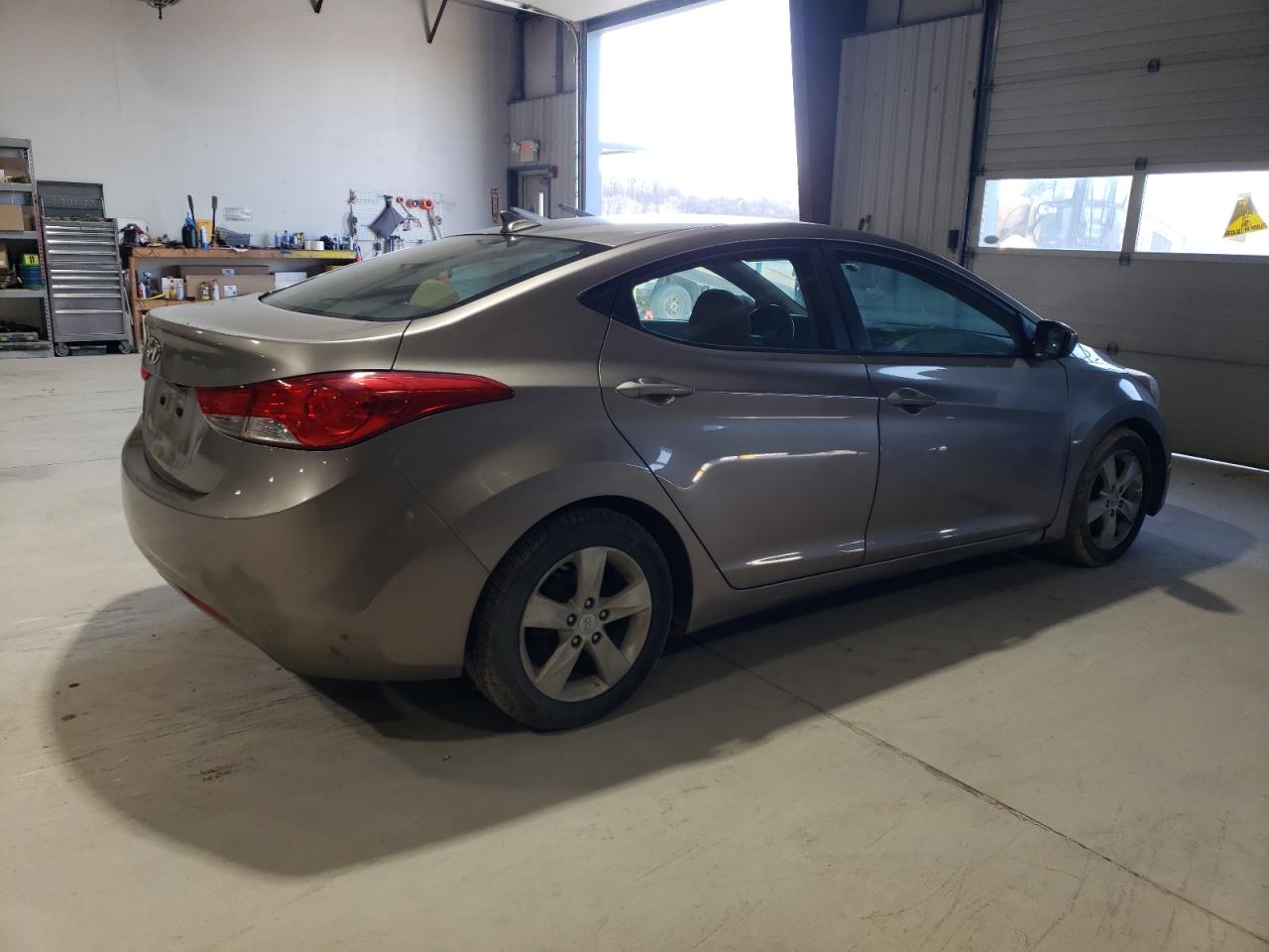 Photo 2 VIN: 5NPDH4AE2DH373819 - HYUNDAI ELANTRA 