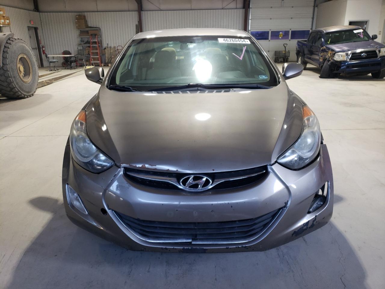 Photo 4 VIN: 5NPDH4AE2DH373819 - HYUNDAI ELANTRA 