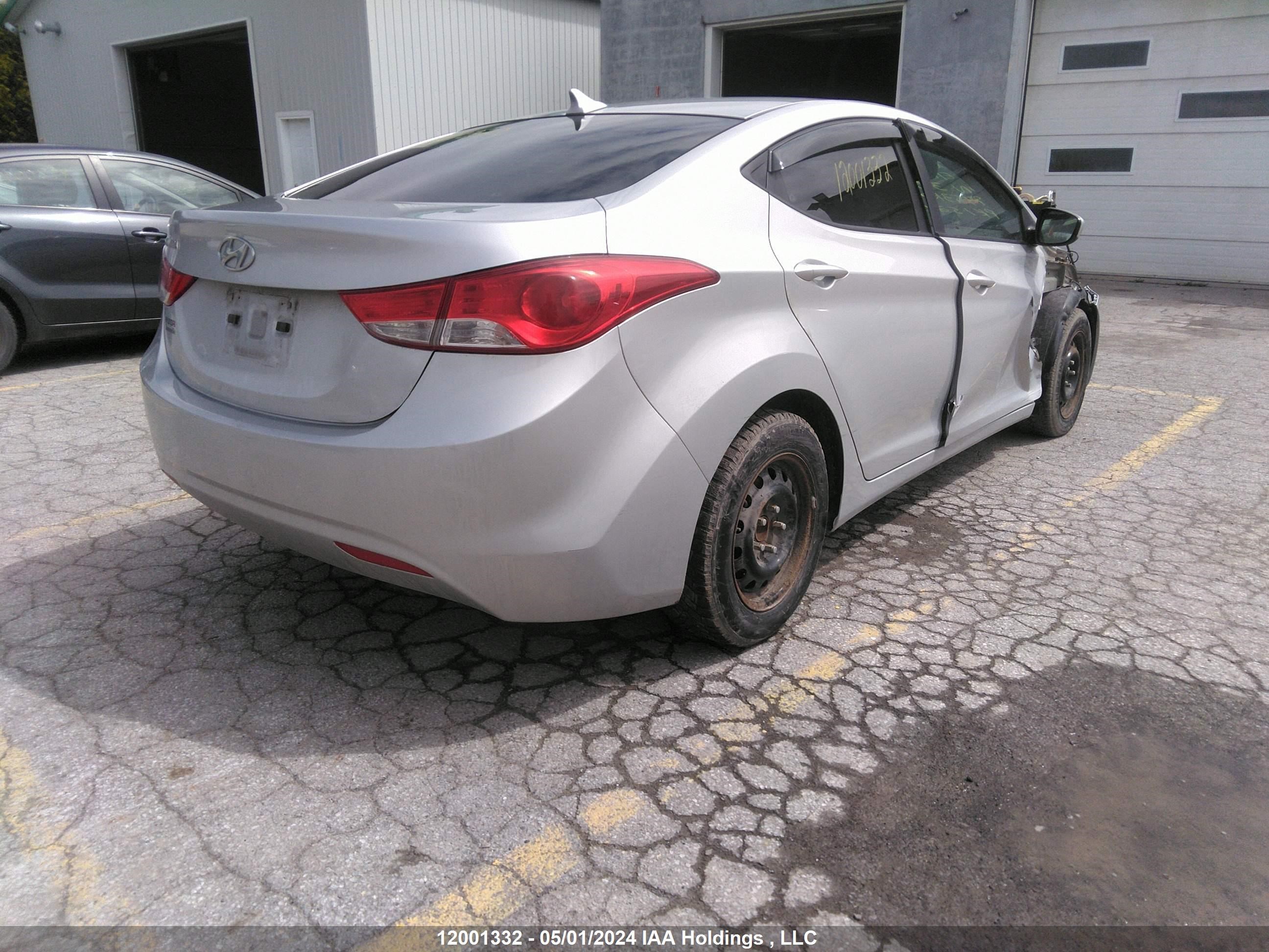 Photo 3 VIN: 5NPDH4AE2DH379250 - HYUNDAI ELANTRA 