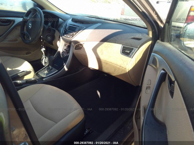 Photo 4 VIN: 5NPDH4AE2DH418516 - HYUNDAI ELANTRA 