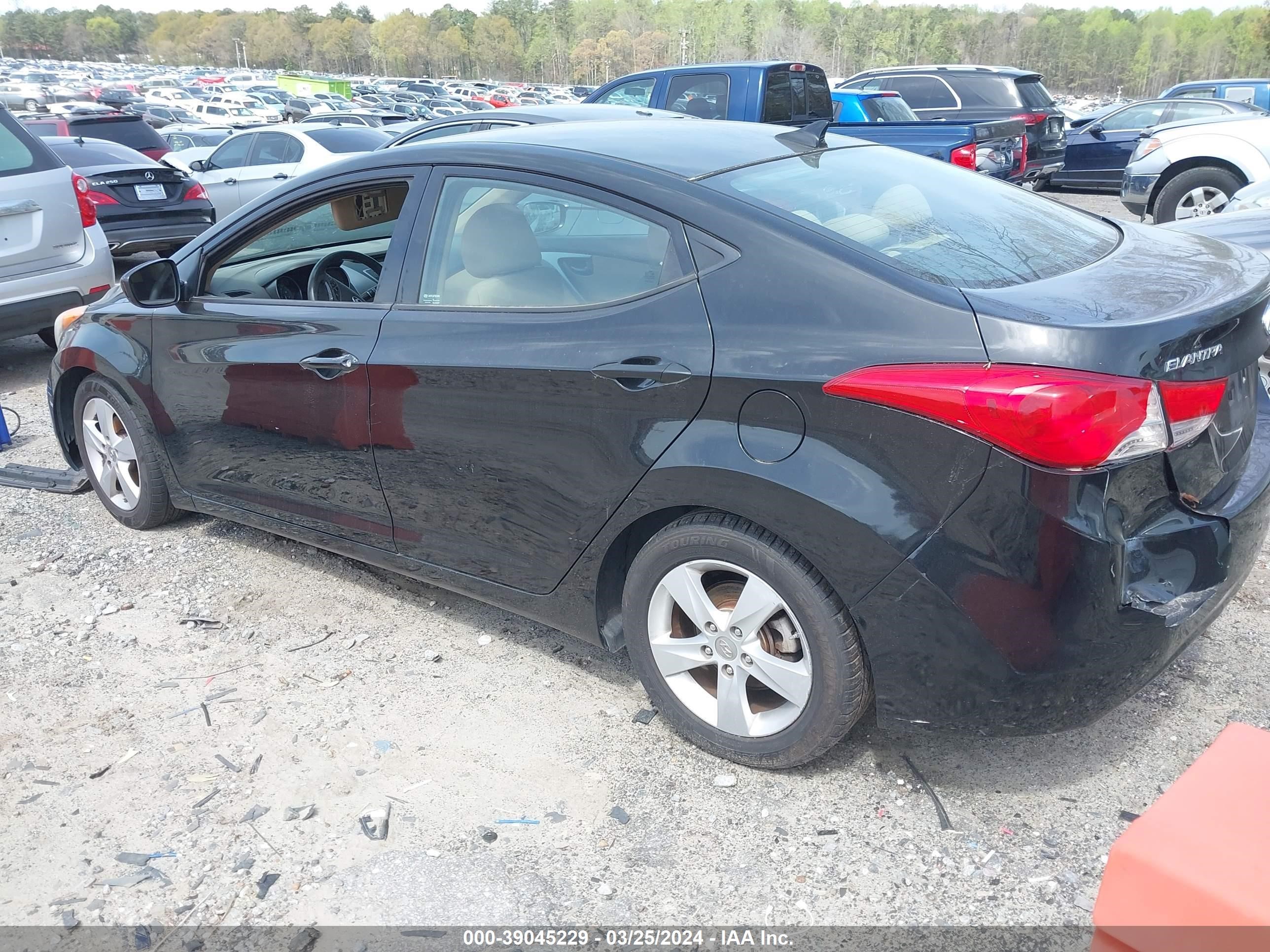 Photo 2 VIN: 5NPDH4AE2DH441326 - HYUNDAI ELANTRA 