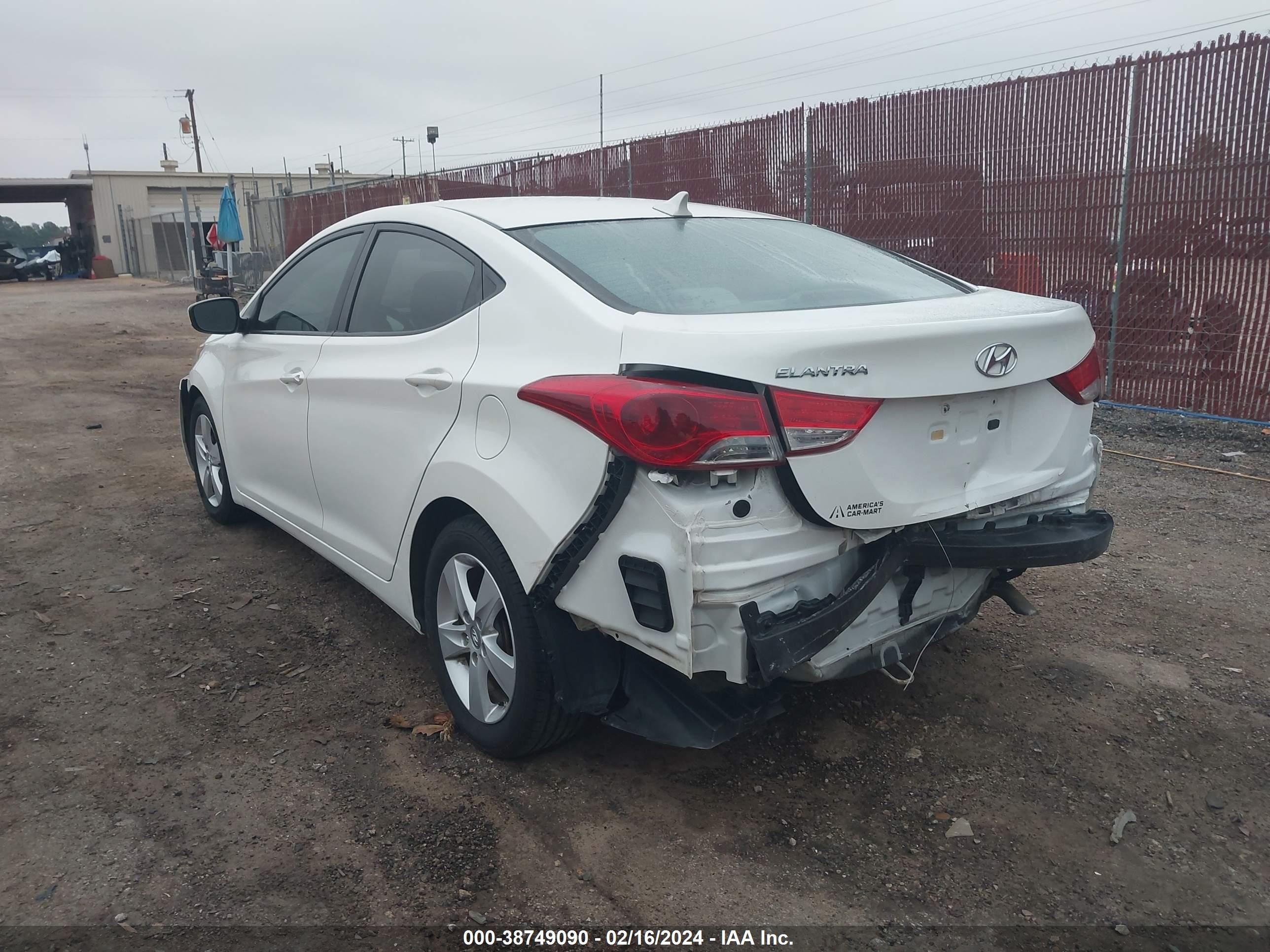 Photo 2 VIN: 5NPDH4AE2DH446039 - HYUNDAI ELANTRA 