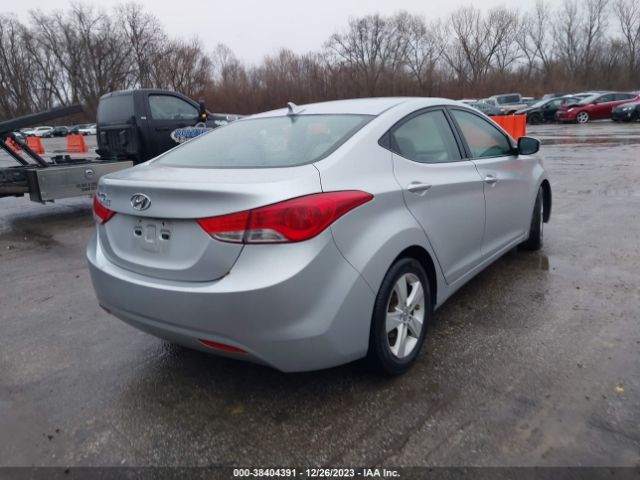 Photo 3 VIN: 5NPDH4AE2DH454500 - HYUNDAI ELANTRA 