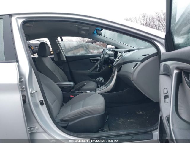 Photo 4 VIN: 5NPDH4AE2DH454500 - HYUNDAI ELANTRA 