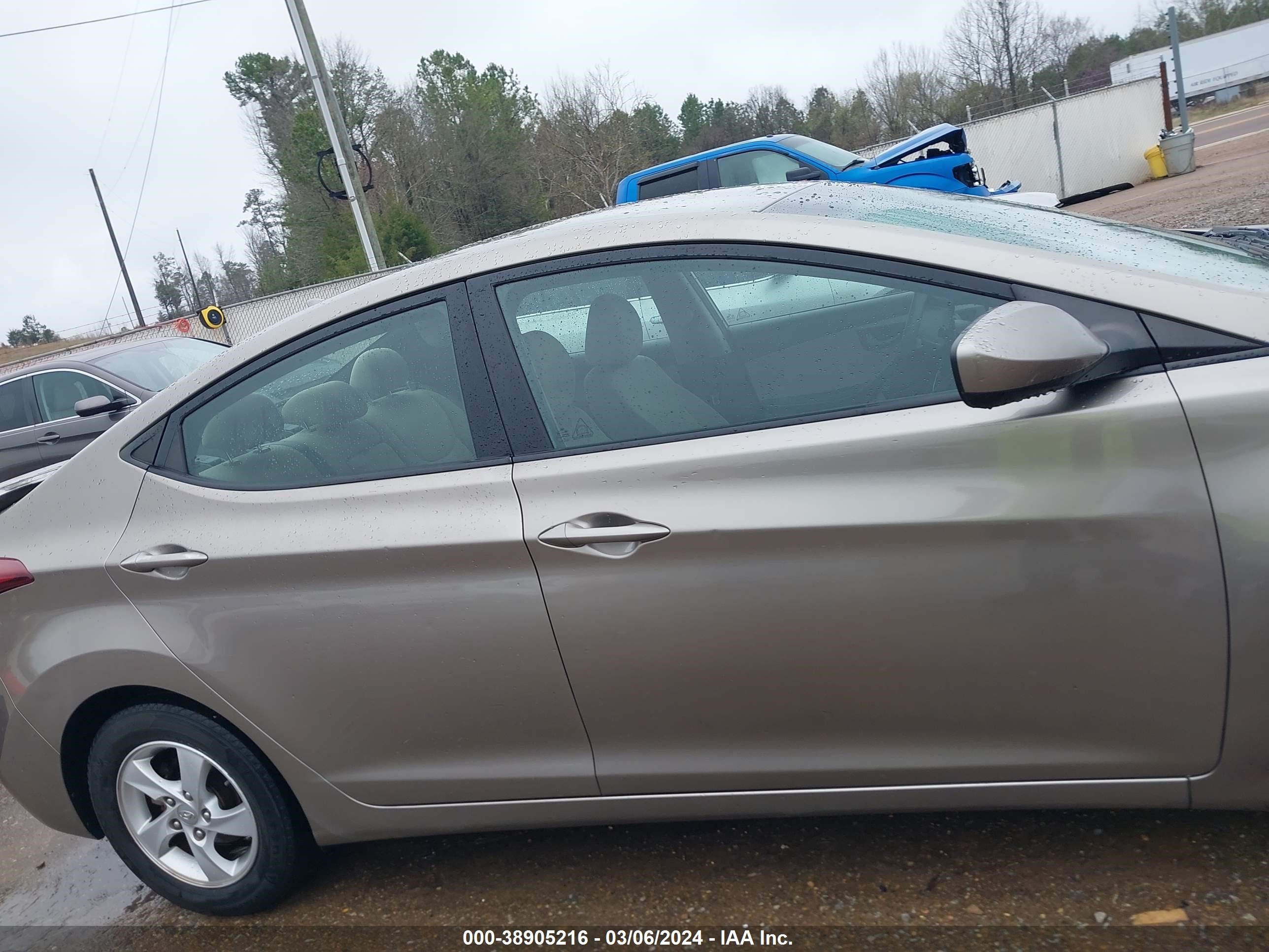 Photo 12 VIN: 5NPDH4AE2EH458936 - HYUNDAI ELANTRA 