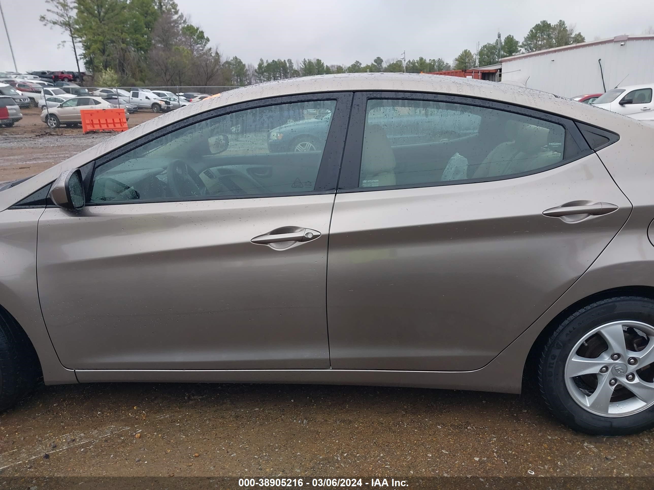 Photo 13 VIN: 5NPDH4AE2EH458936 - HYUNDAI ELANTRA 