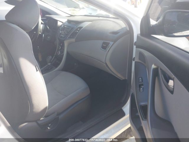 Photo 4 VIN: 5NPDH4AE2EH462596 - HYUNDAI ELANTRA 