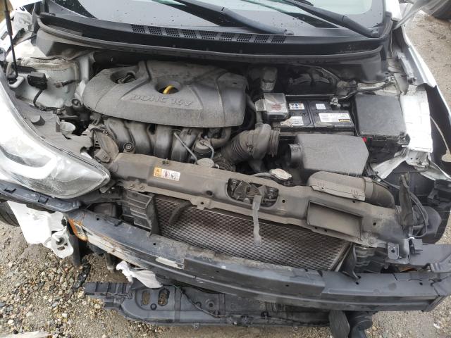 Photo 6 VIN: 5NPDH4AE2EH472447 - HYUNDAI ELANTRA SE 