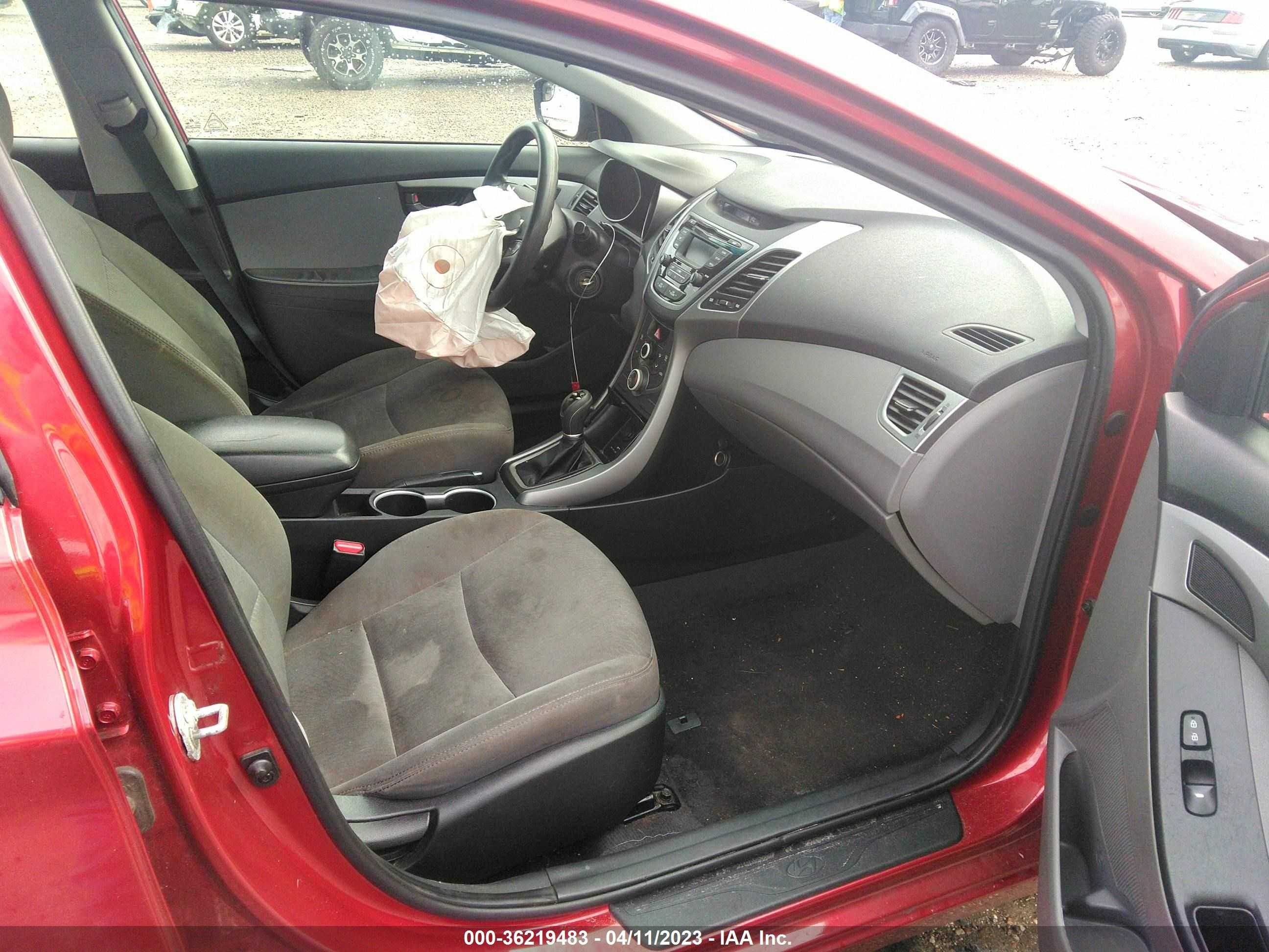 Photo 4 VIN: 5NPDH4AE2EH479821 - HYUNDAI ELANTRA 