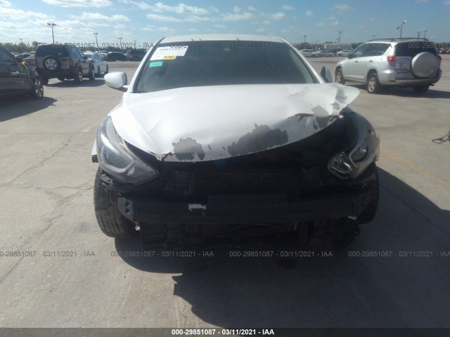 Photo 5 VIN: 5NPDH4AE2EH506595 - HYUNDAI ELANTRA 