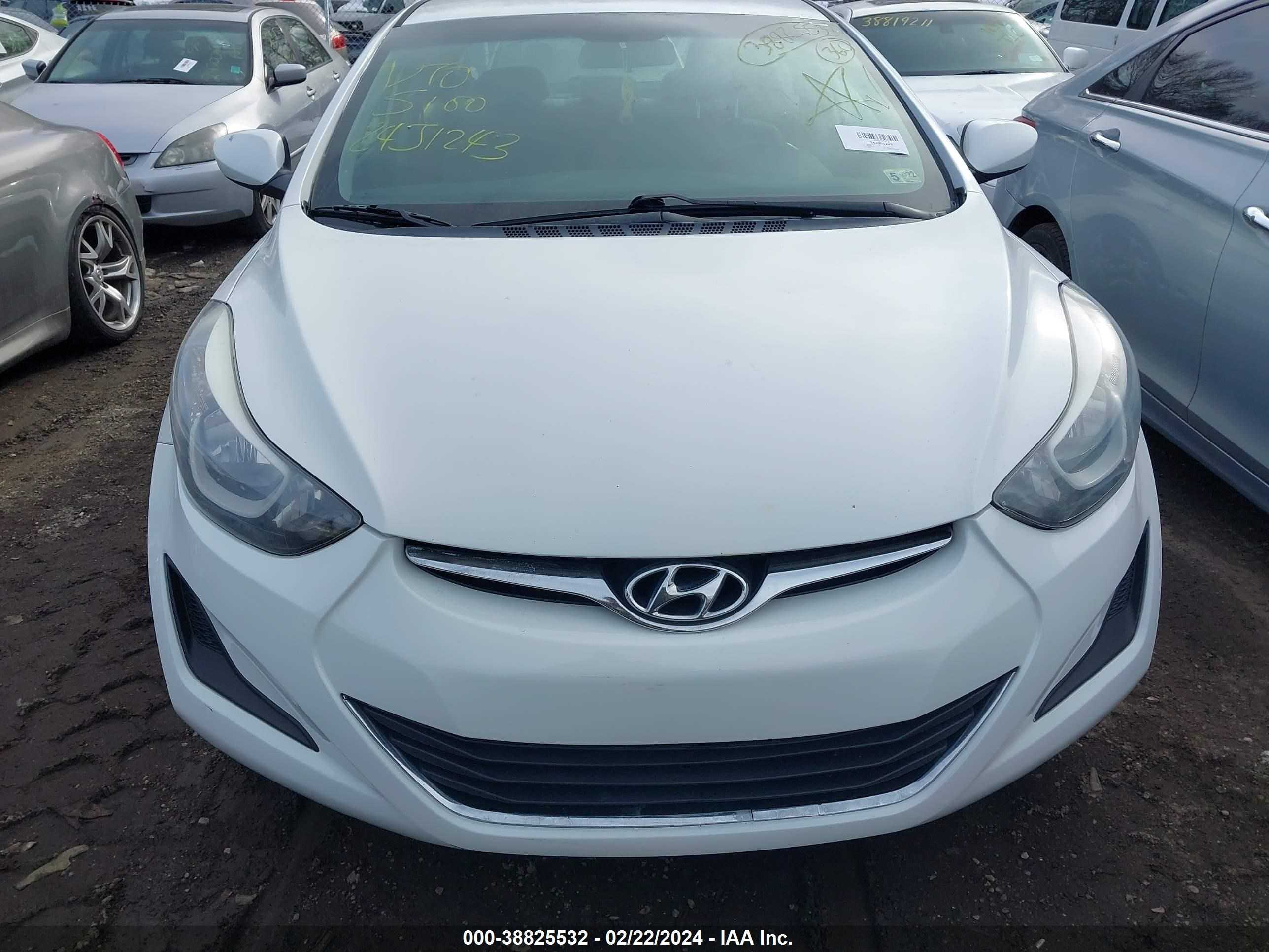 Photo 5 VIN: 5NPDH4AE2FH556687 - HYUNDAI ELANTRA 