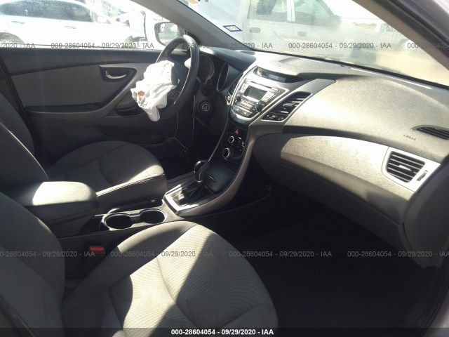 Photo 4 VIN: 5NPDH4AE2FH565082 - HYUNDAI ELANTRA 