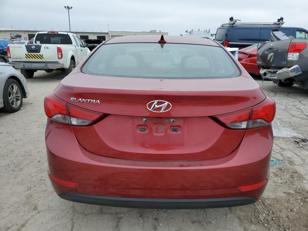 Photo 5 VIN: 5NPDH4AE2FH565616 - HYUNDAI ELANTRA 