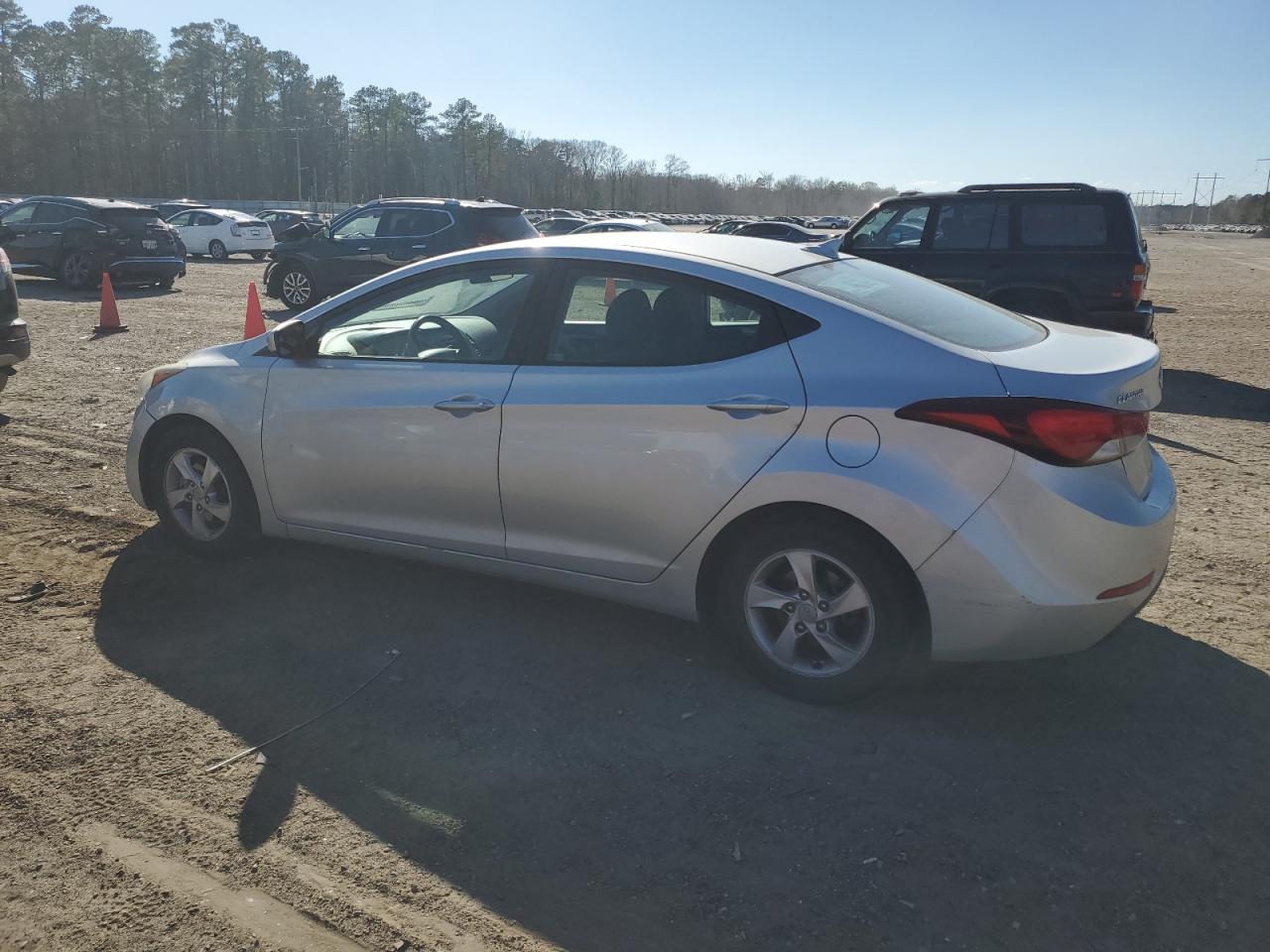 Photo 1 VIN: 5NPDH4AE2FH568113 - HYUNDAI ELANTRA 