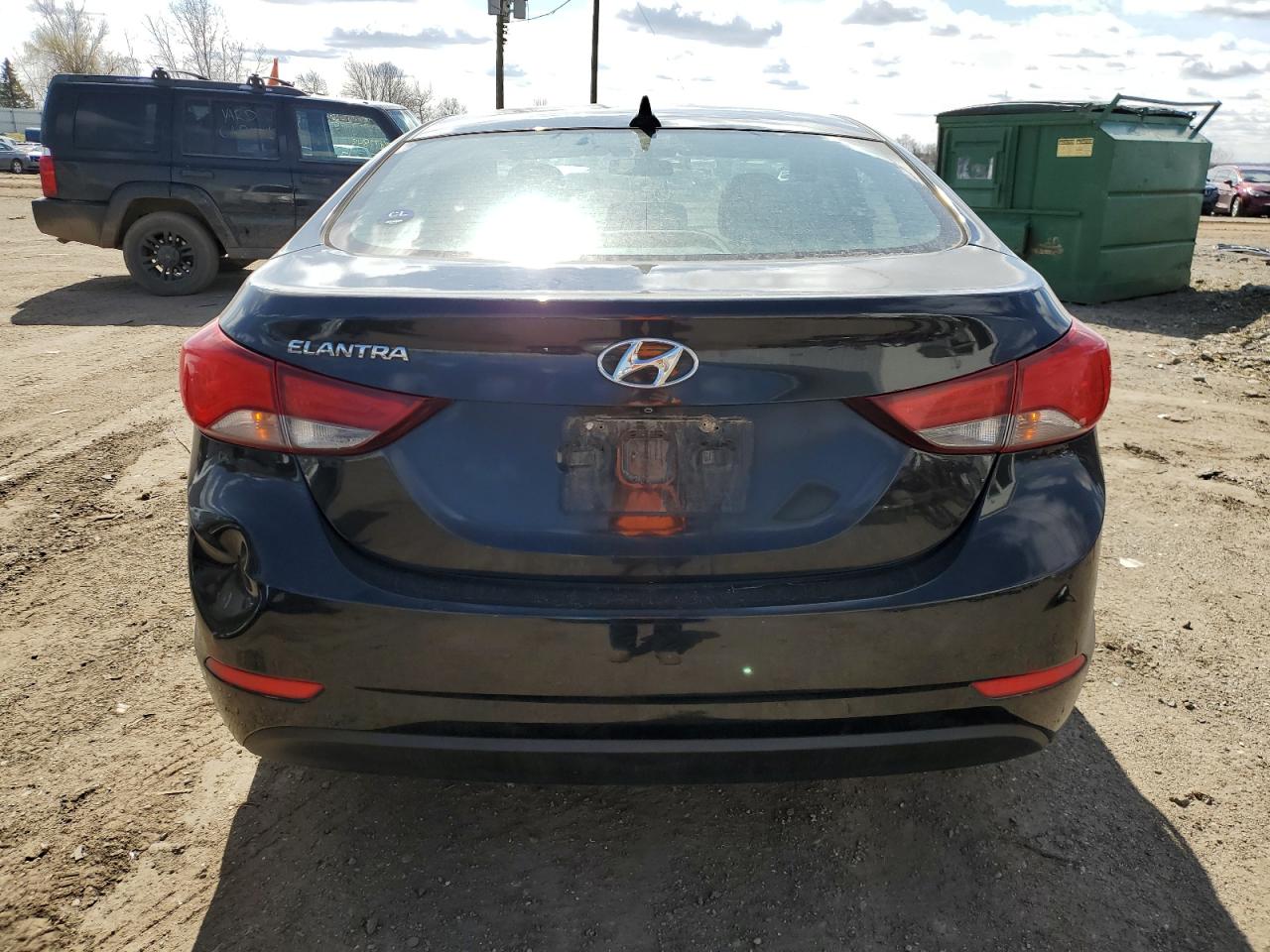 Photo 5 VIN: 5NPDH4AE2FH572324 - HYUNDAI ELANTRA 