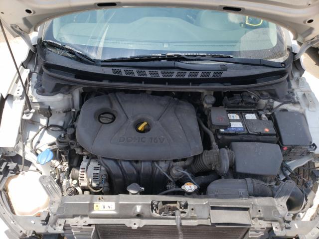 Photo 6 VIN: 5NPDH4AE2FH580553 - HYUNDAI ELANTRA SE 