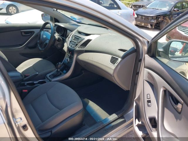 Photo 4 VIN: 5NPDH4AE2FH580813 - HYUNDAI ELANTRA 