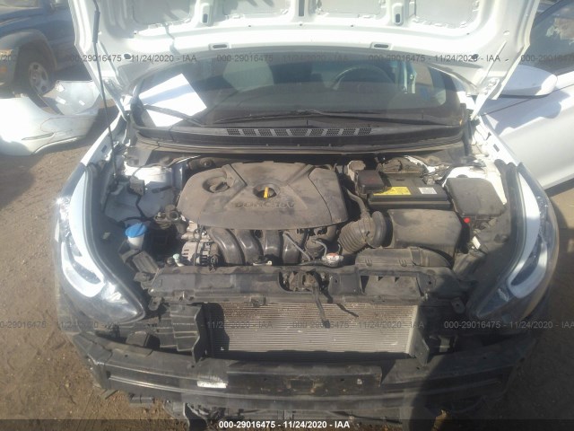 Photo 9 VIN: 5NPDH4AE2FH585865 - HYUNDAI ELANTRA 