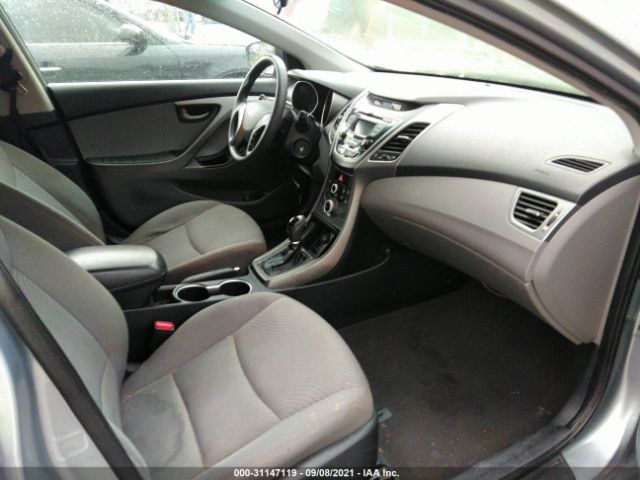 Photo 4 VIN: 5NPDH4AE2FH586417 - HYUNDAI ELANTRA 