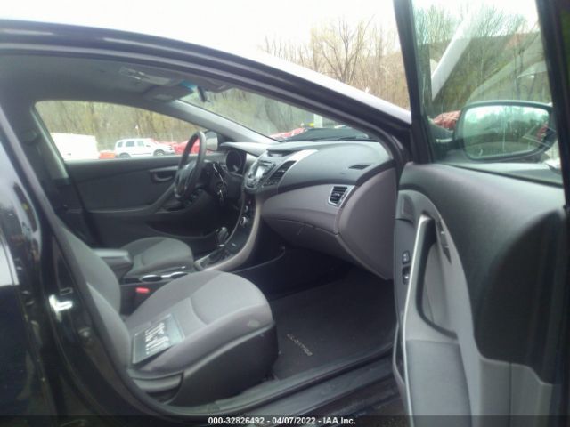 Photo 4 VIN: 5NPDH4AE2FH588197 - HYUNDAI ELANTRA 