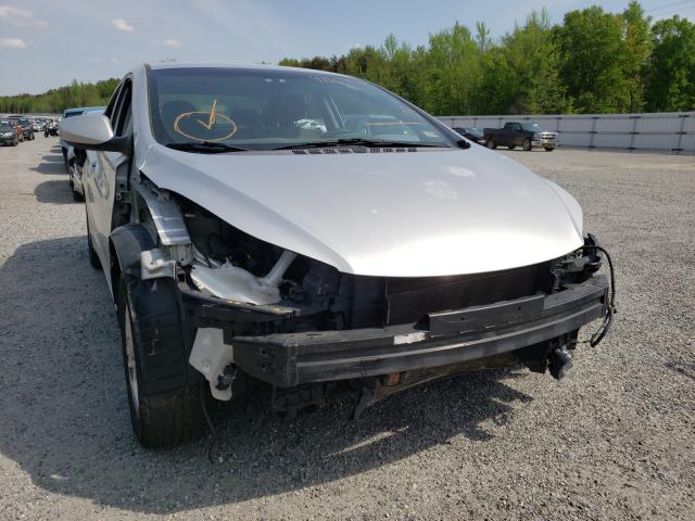 Photo 8 VIN: 5NPDH4AE2FH590693 - HYUNDAI ELANTRA SE 