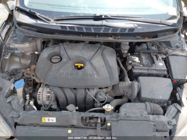 Photo 9 VIN: 5NPDH4AE2FH606634 - HYUNDAI ELANTRA 