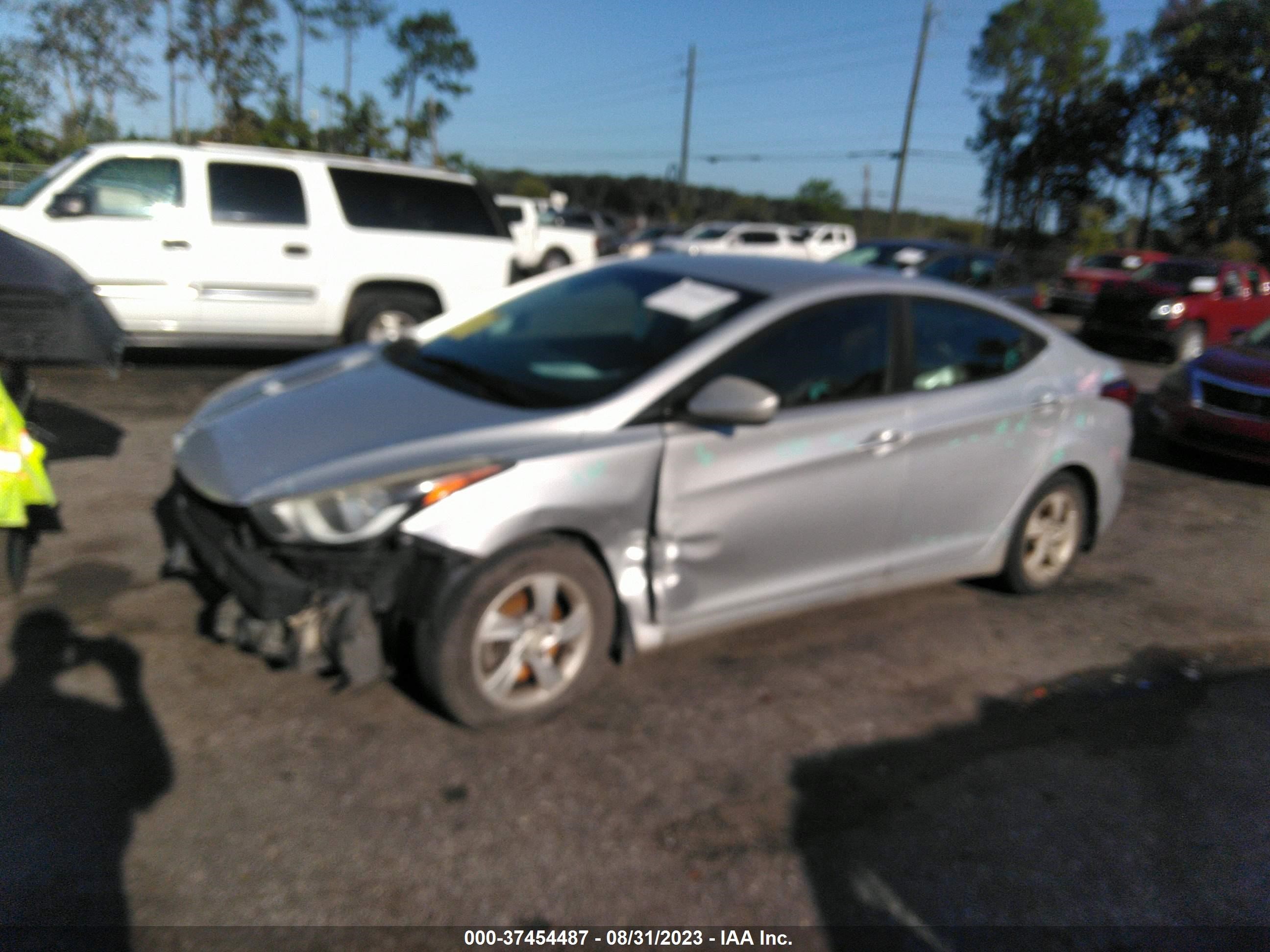 Photo 1 VIN: 5NPDH4AE2FH615415 - HYUNDAI ELANTRA 