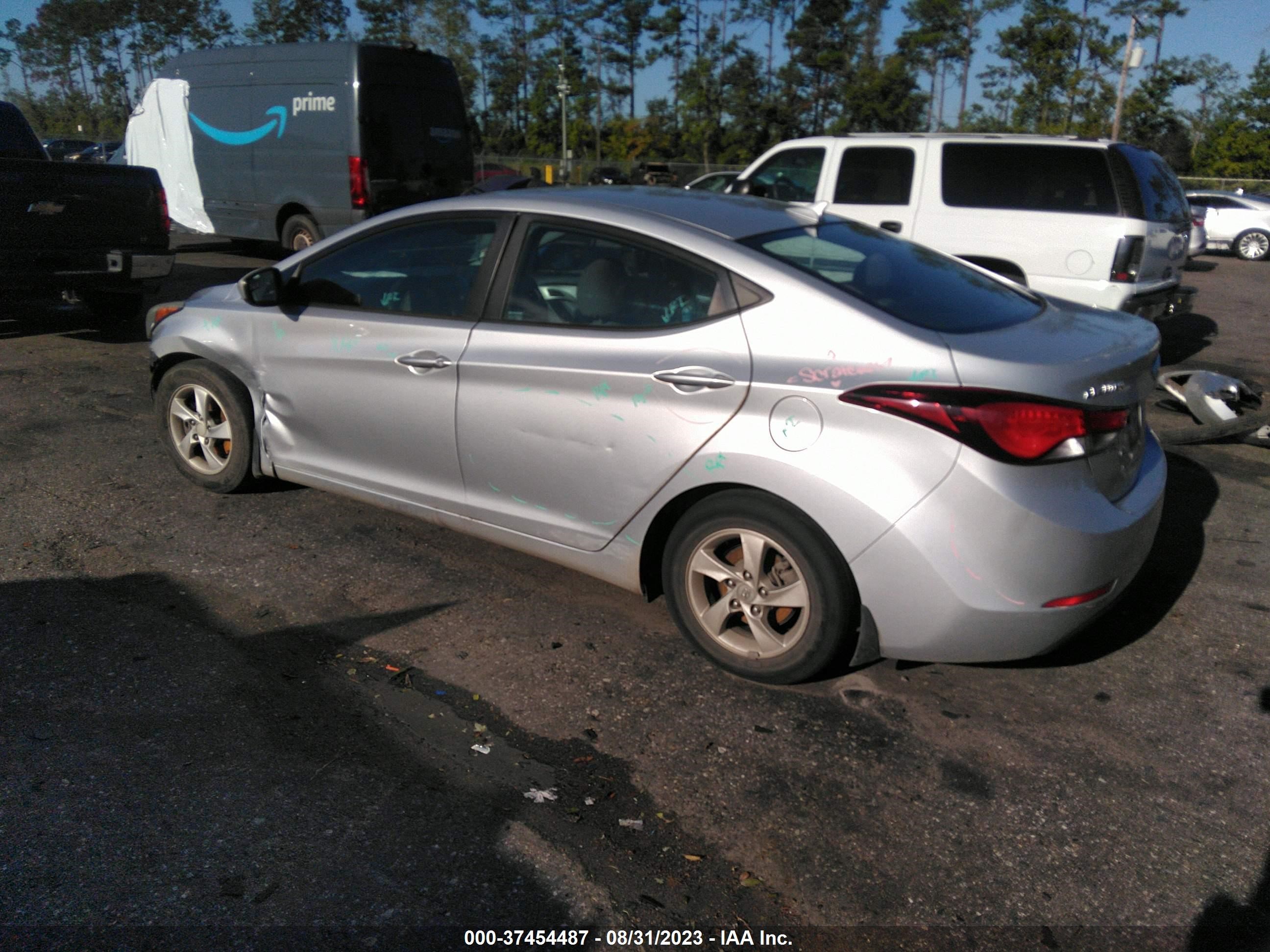 Photo 2 VIN: 5NPDH4AE2FH615415 - HYUNDAI ELANTRA 