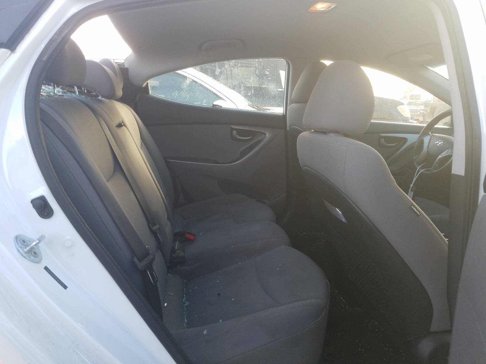 Photo 5 VIN: 5NPDH4AE2FH622476 - HYUNDAI ELANTRA SE 