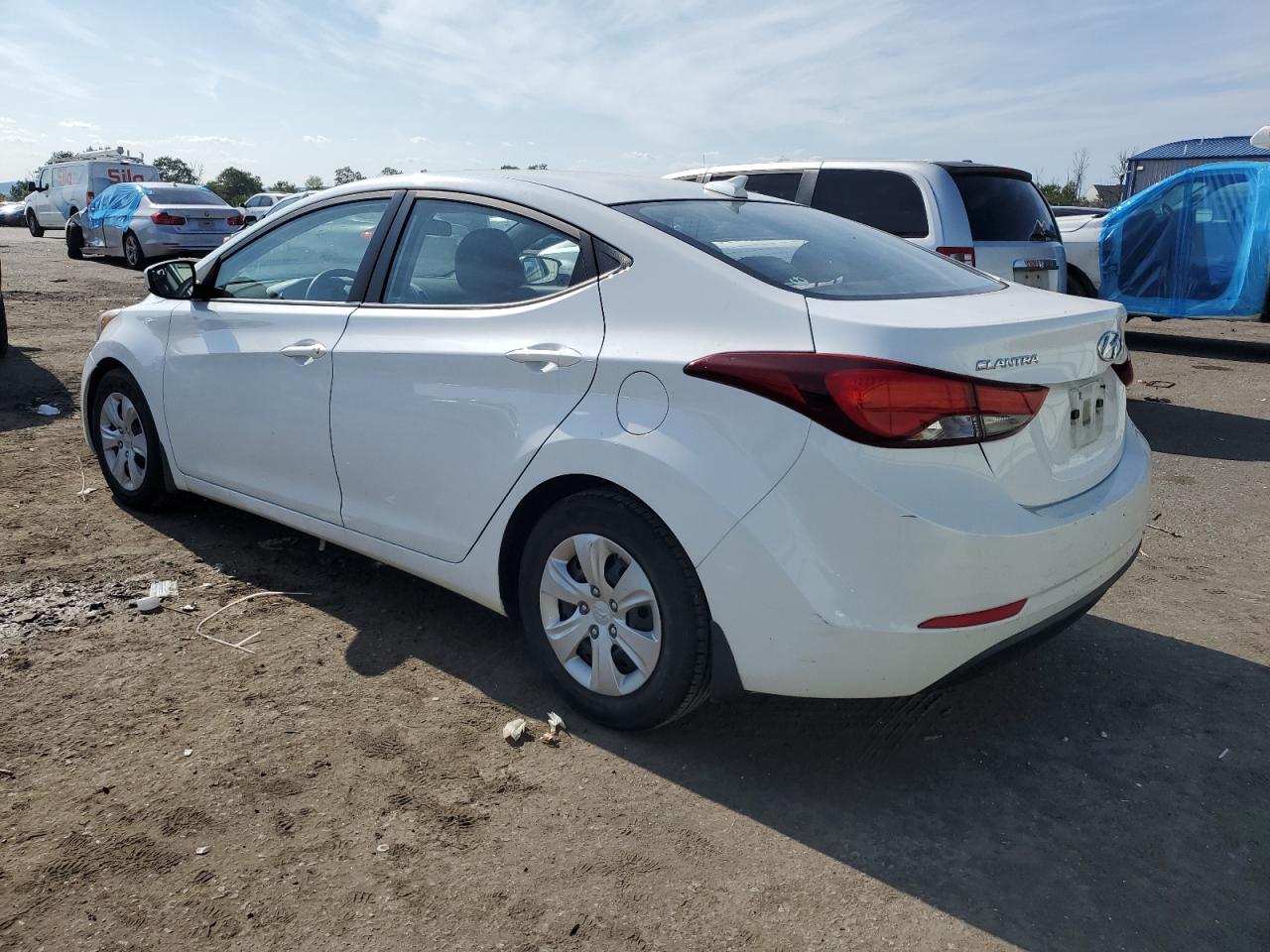 Photo 1 VIN: 5NPDH4AE2GH665135 - HYUNDAI ELANTRA 