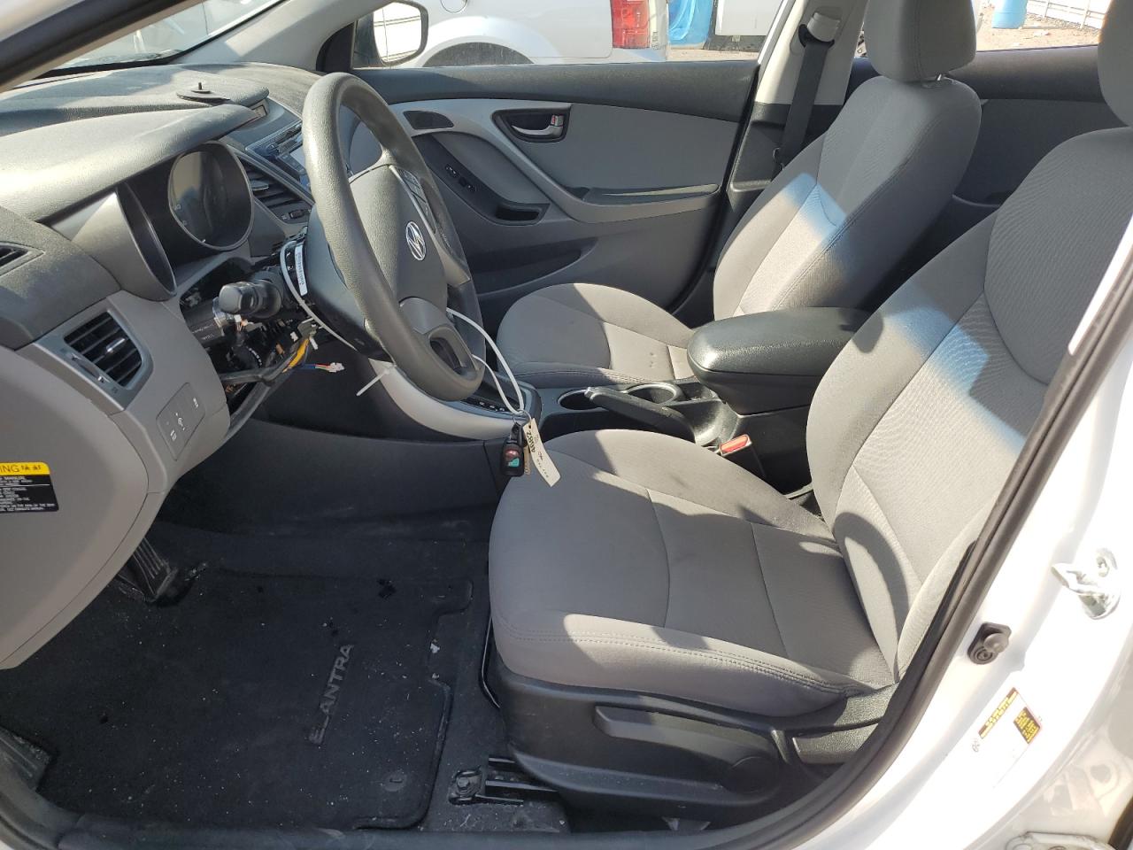 Photo 6 VIN: 5NPDH4AE2GH665135 - HYUNDAI ELANTRA 