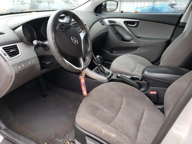 Photo 6 VIN: 5NPDH4AE2GH667645 - HYUNDAI ELANTRA SE 